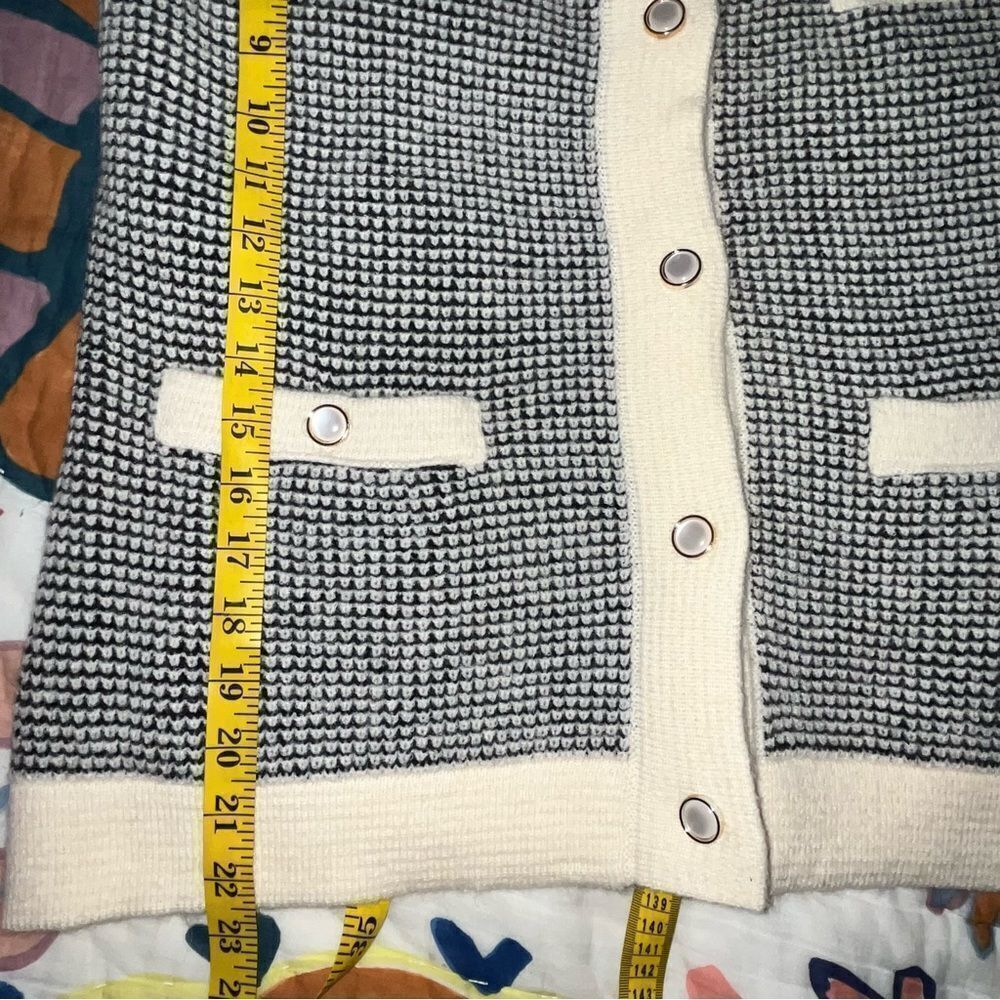 Sioni / Two piece Cardigan and Skirt Set - Picture 8 of 11